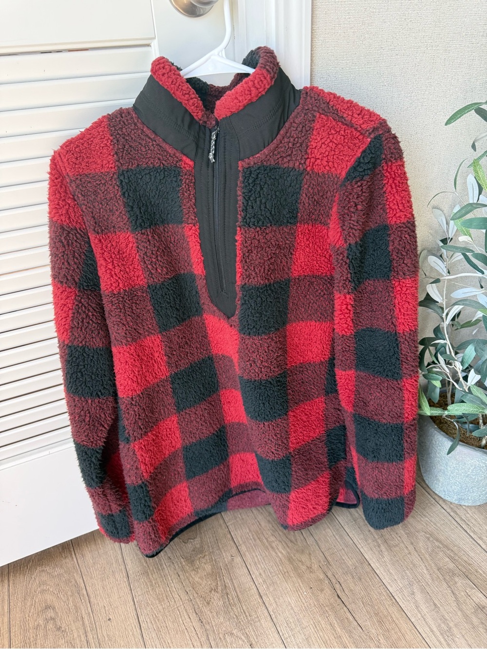 BKE Men’s Red and Black Buffalo Plaid Sherpa Zip Pullover